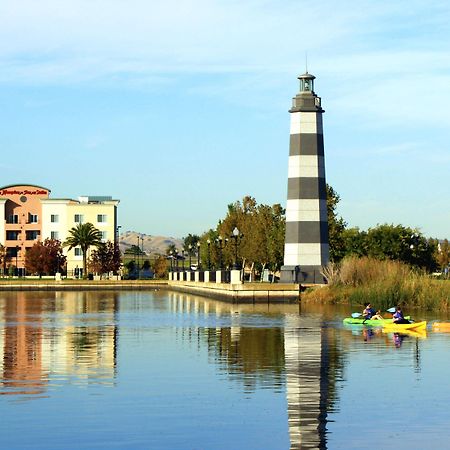 Hampton Inn & Suites Suisun City Waterfront Extérieur photo