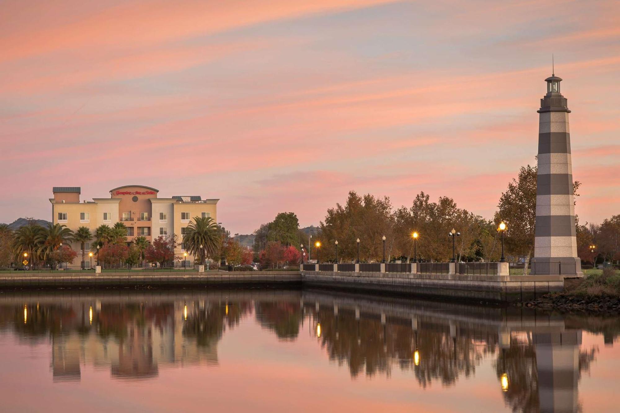 Hampton Inn & Suites Suisun City Waterfront Extérieur photo